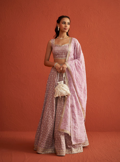Heeriye Lehenga
